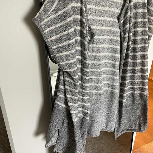 Cardigan - Picture 3 of 3